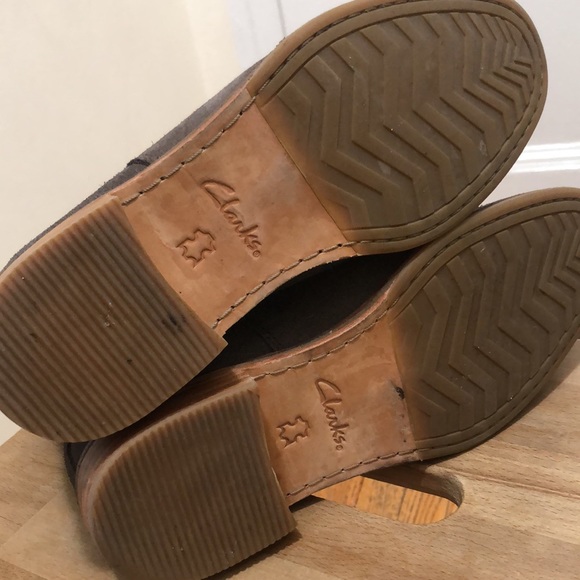 Clarkdale Arlo Taupe Suede size 7 - Picture 4 of 7